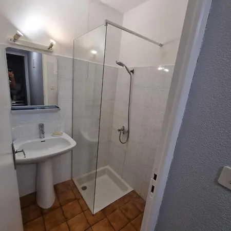 Brugou Apartment *